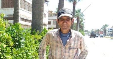 عامل نظافة مصري يضرب مثالا فى الأمانة..بإعادة مبلغا ماليا لصاحبه