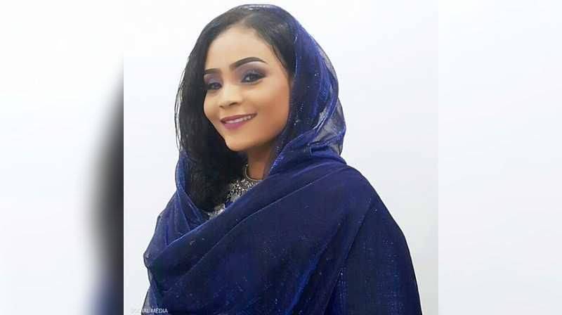 بعد سقوط قذيفة على منزلها.. وفاة الفنانة السودانية شادن حسين
