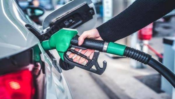 عقل يرجح تخفيض سعر البنزين 3.7 قروش الشهر المقبل
