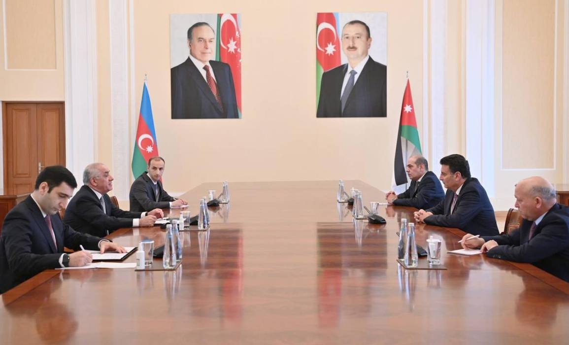 رئيس الوزراء الأذربيجاني يستقبل الصفدي ويؤكدان أهمية تعزيز التعاون في مختلف المجالات