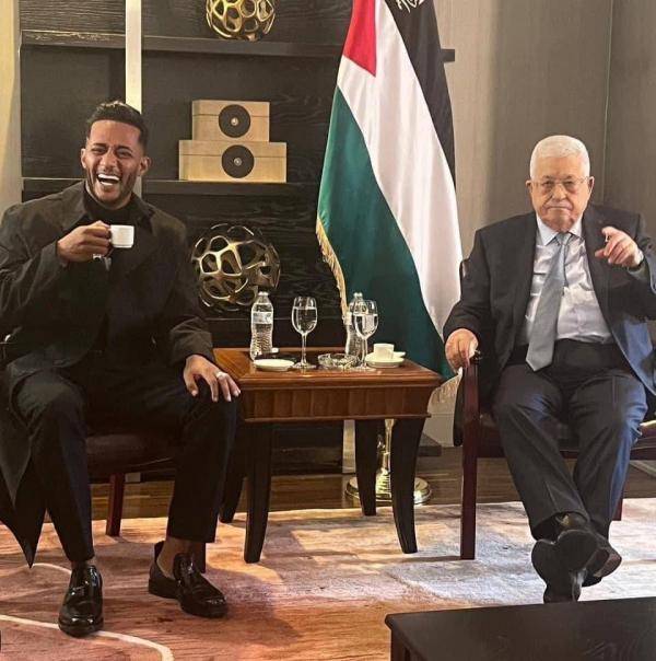 الرئيس الفلسطيني محمود عباس يلتقي الفنان المصري محمد رمضان في نيويورك