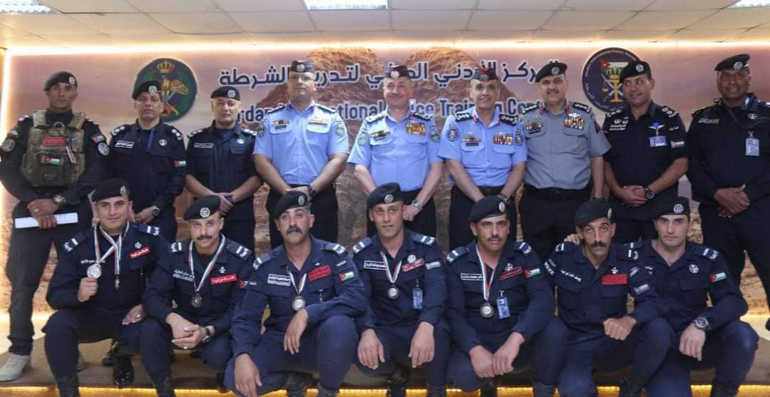 قيادة درك المهام الخاصة ) تحتفظ بلقب بطولة الأمن العام السنوية لرماية البندقية ....صور