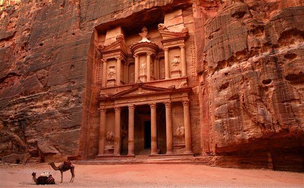 560 ألف سائح زوار البترا منذ مطلع العام