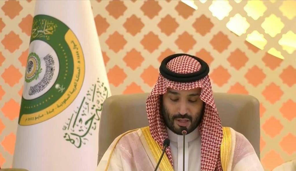 ولي العهد السعودي يترأس اجتماع القمة 32 في جدة.. ويرحب برئيس سوريا
