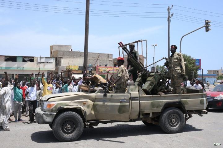 مقتل 18 مدنيا باشتباكات بين الجيش السوداني والدعم السريع