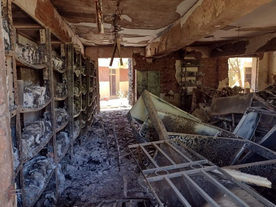إحراق أهم مكتبه في  السودان...صور