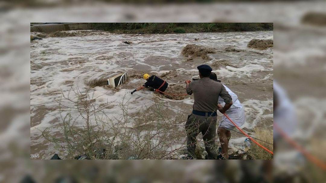 العثور على جثة شاب سعودي جرفته السيول