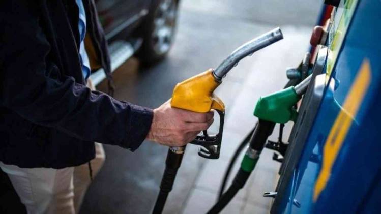 خبير: تسعير المحروقات أسبوعيا أفضل للمواطن