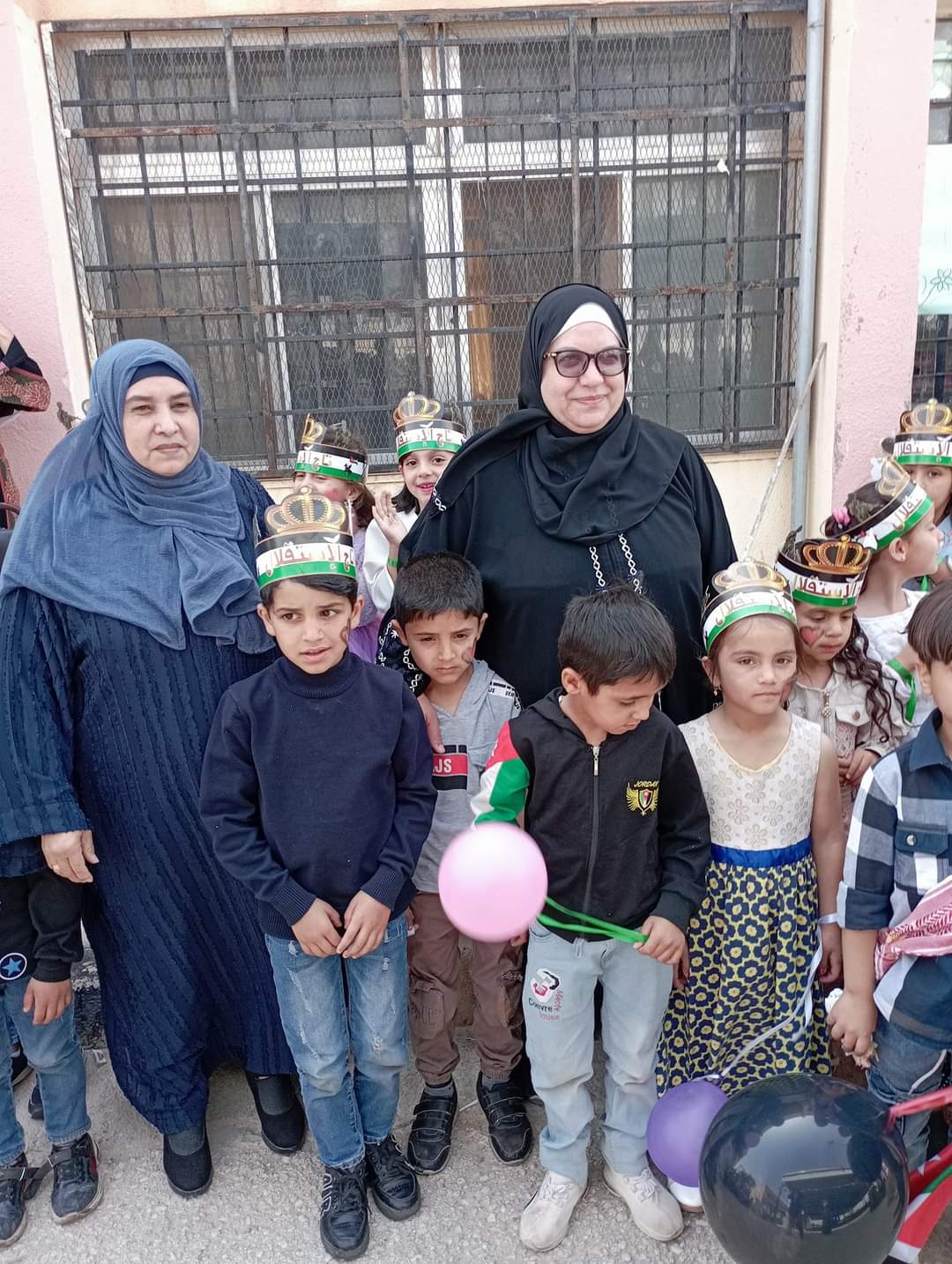 العيسى ترعى احتفال مدرسة السعيدية الثانوية للبنات بمناسبة الاستقلال وزواج الأمير الحسين