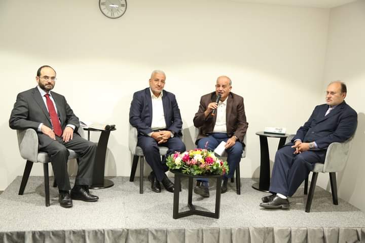 النهضة العربية (أرض) تحتفي بإشهار كتاب “رسل تحت أزير الرصاص” للباحث شحادة