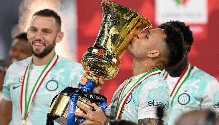 إنتر ميلان يتوج بكأس إيطاليا على حساب فيورنتينا