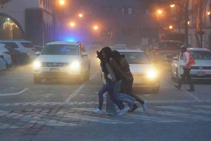 السماء تُمطر رمادًا.. إنفجار بركان في المكسيك يثير الرعب