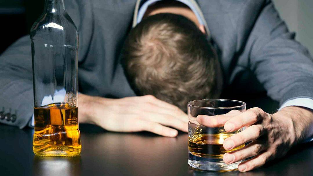 كحول مغشوش يقتل 7 أشخاص في مكناس المغربية