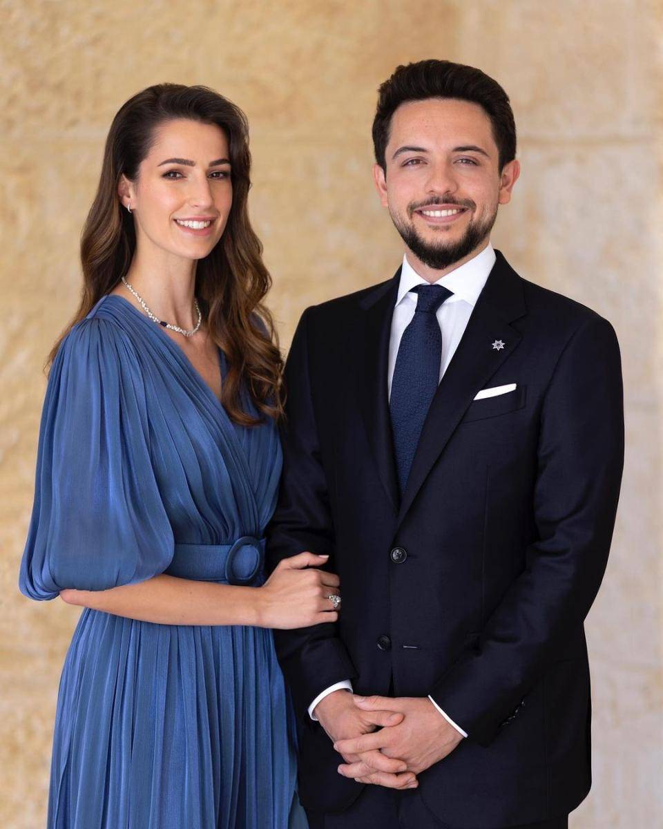 أكرم جروان يُهنئ الملك والملكة بزفاف ولي العهد الأمير المهيوب الحسين