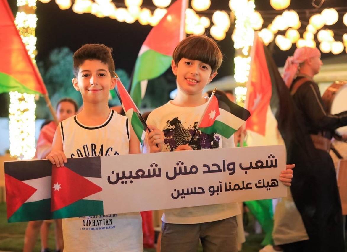عائلات غزية تحتفل بزفاف ولي العهد