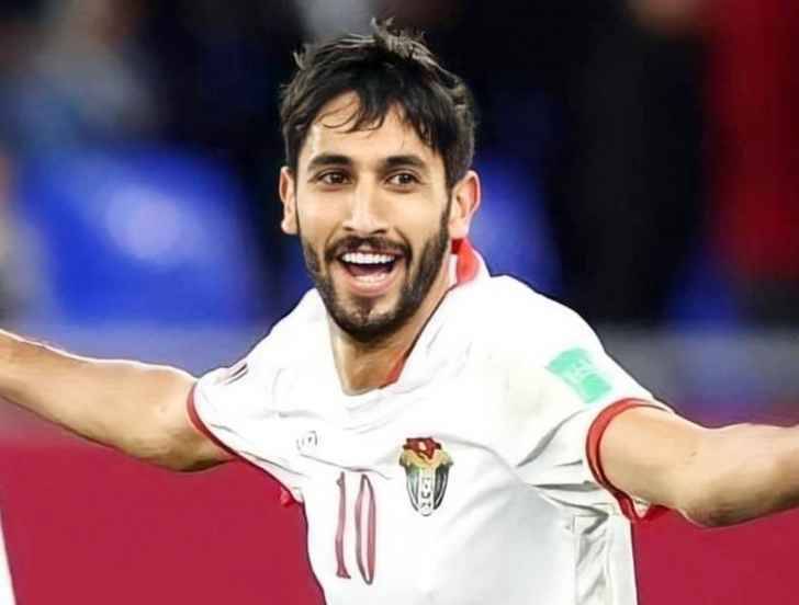 تجديد عقد المحترف يزن النعيمات في النادي الأهلي القطري