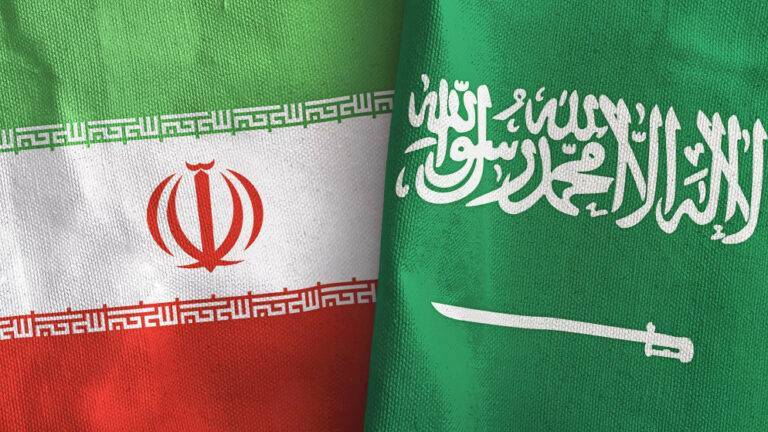 إيران تعيد فتح سفارتها في السعودية الثلاثاء