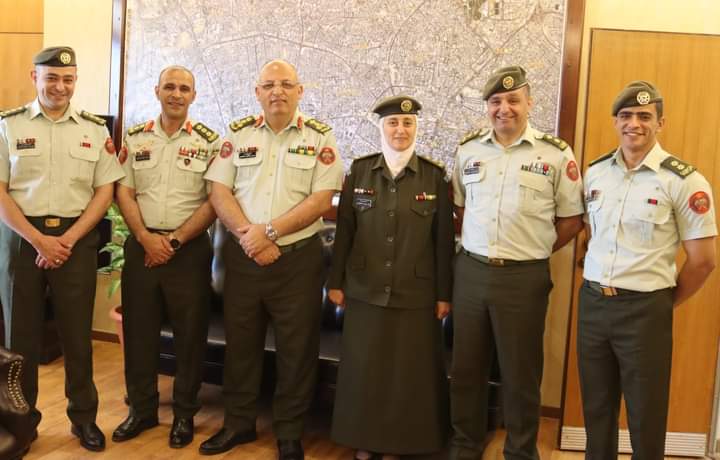 مدير عام المركز الجغرافي الملكي الاردني يهنئ الضباط المرفعين _اسماء