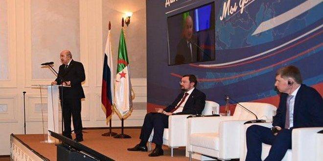 تبون: الجزائر تشهد نهضة صناعية تسير بخطوات سريعة