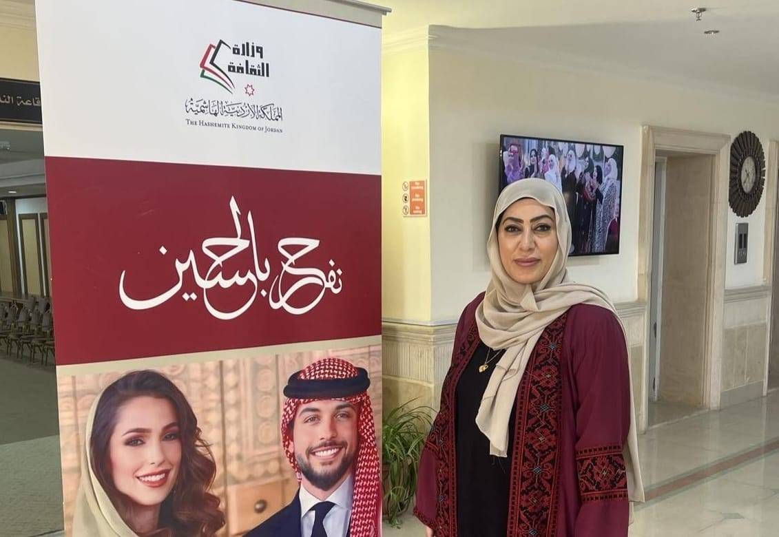 الفاضلة إخلاص جرادات مثال للموظف المثالي في مديرية ثقافة محافظة إربد