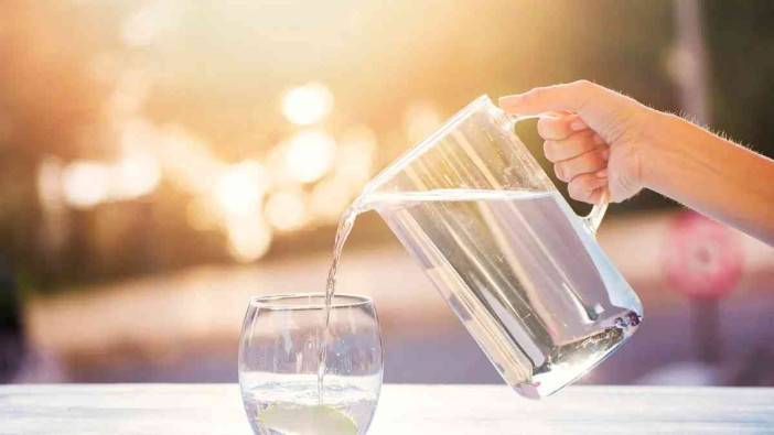 طبيب يوضح تأثير قلة شرب الماء على الجسم