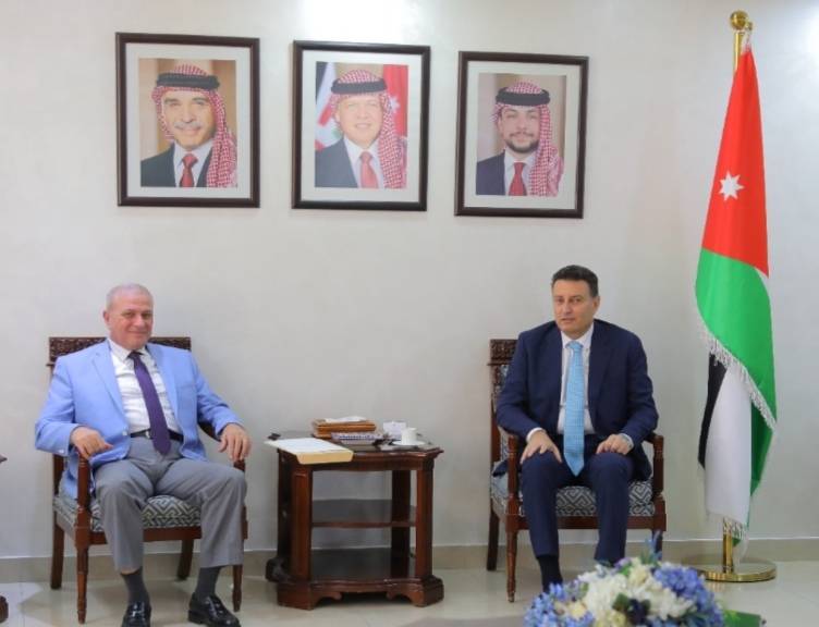 الصفدي يلتقي رئيس وأعضاء مجلس الإدارة والمدير العام في جريدة الدستور ويؤكد دعم المجلس للصحف الورقية