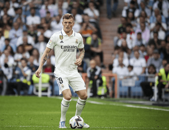 ريال مدريد يعلن تمديد عقد توني كروس