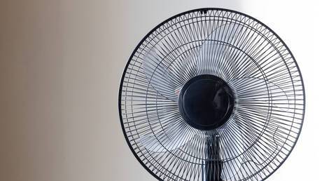 استخدام الـ  مروحة    في الليل يسبب أربع مشاكل صحية