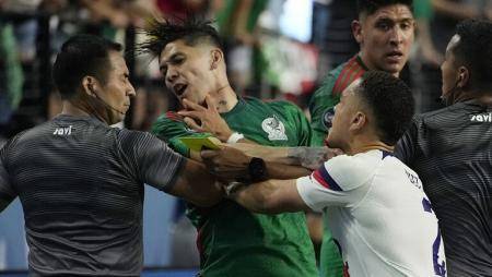 عقوبات بعد شجار جماعي في مباراة أمريكا والمكسيك