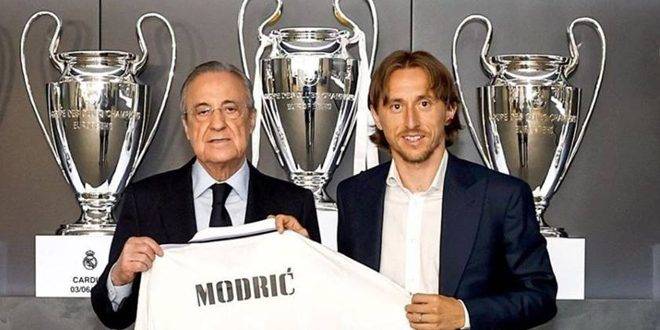 ريال مدريد يجدد عقد الكرواتي مودريتش