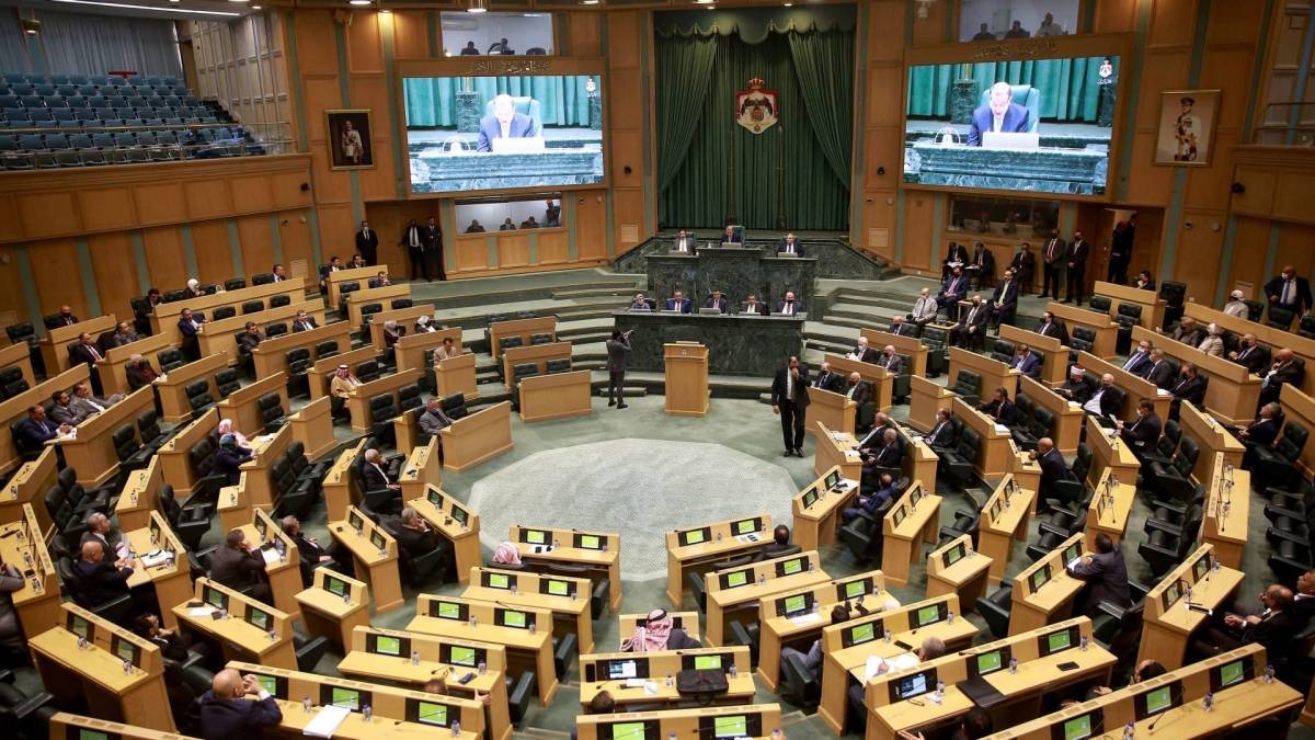 نائب: إقرار مشروعي قانوني السير والجرائم الإلكترونية في الدورة الاستثنائية