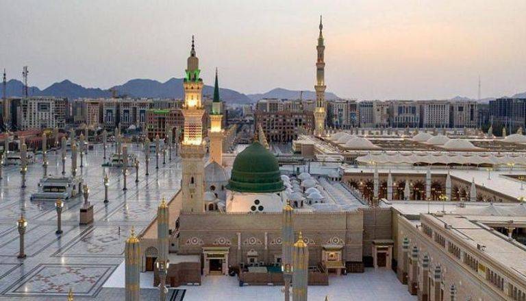 المسجد النبوي يتهيأ لاستقبال صلاة عيد الأضحى