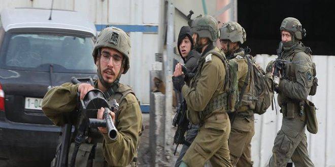 قوات الاحتلال تعتقل فلسطينياً في جنين