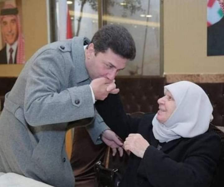 والدة النائب الأسبق  امجد المسلماني في ذمة الله