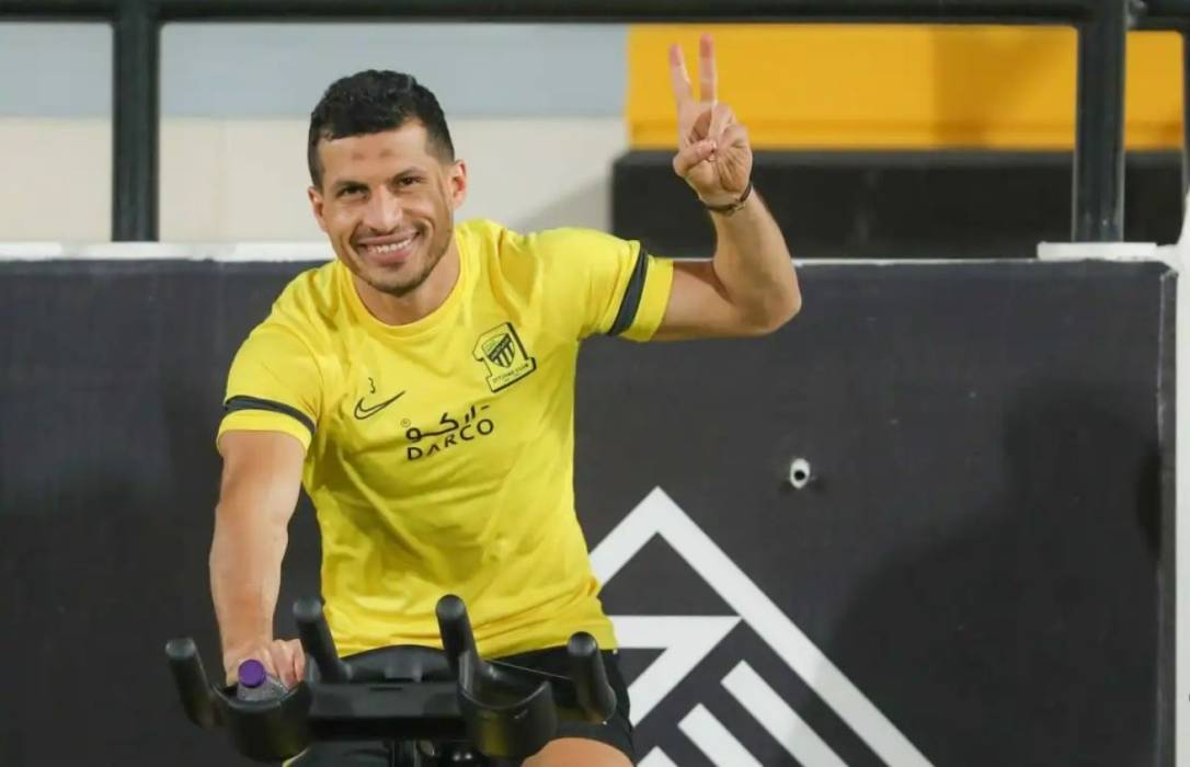 تجربة جديدة تؤجل رحيل طارق حامد عن اتحاد جدة