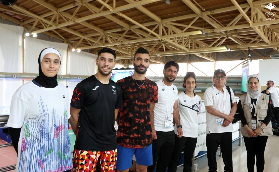 “منتخب الريشة” يتأهل إلى دور الـ16 في الجزائر