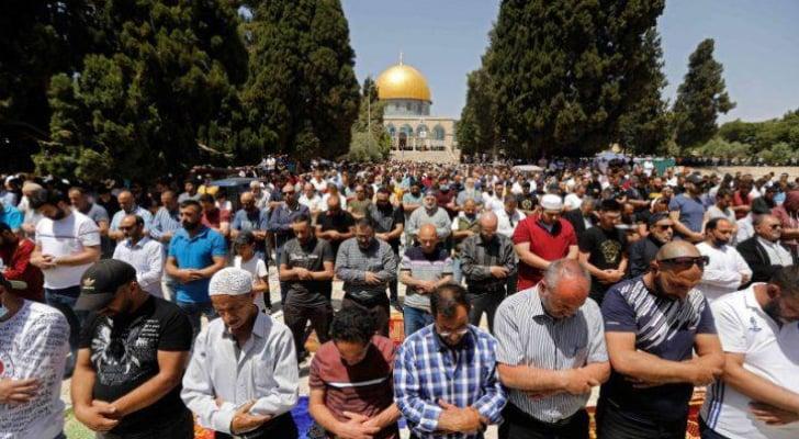 50 ألف مصلٍ في رحاب المسجد الأقصى الجمعة