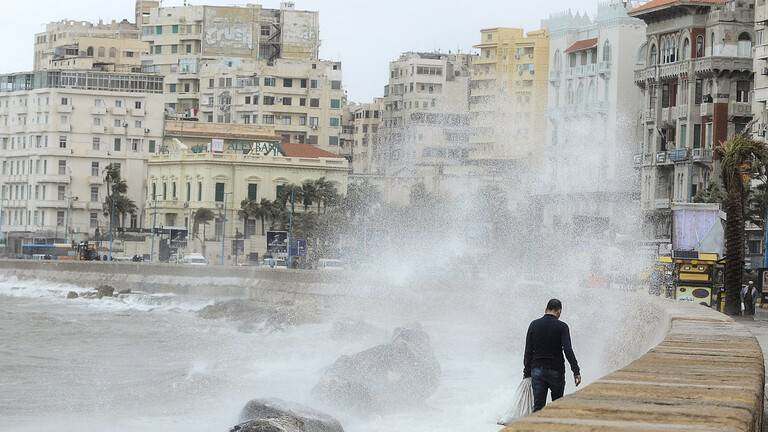 خبير مناخ وكوارث طبيعية يحذر: مدينة مصرية قد تغرق