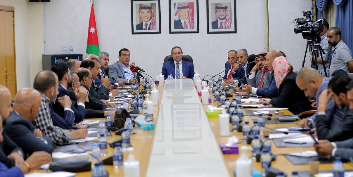 الطاقة النيابية: توصية لإجراء دراسة ثانية حول عمولة محطات المحروقات