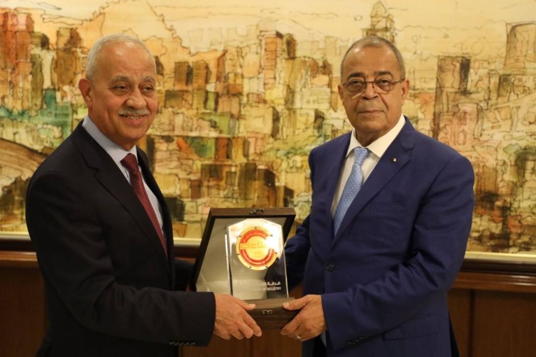 صناعة الأردن تدعو لتكامل صناعي مع الجزائر...صور