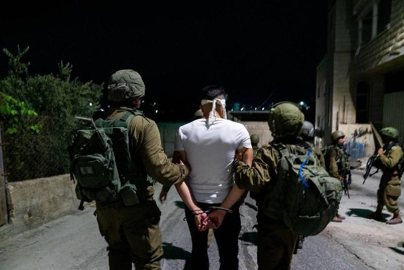 الاحتلال يعتقل 16فلسطينيا
