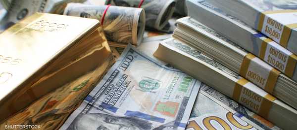 تراجع الدولار يقفز بالذهب عند أعلى مستوى في 4 أسابيع