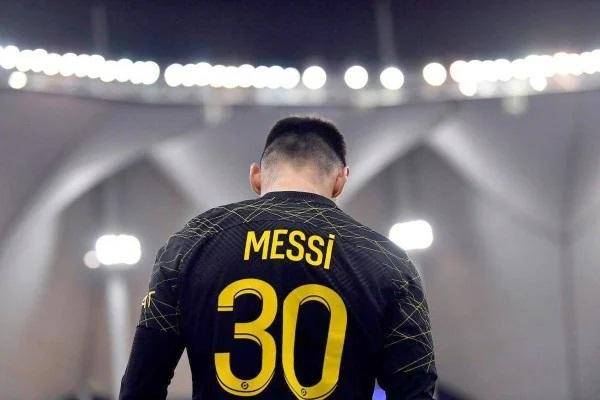 الدعوات تتعالى: يا ميسي وظّف فريق حماية