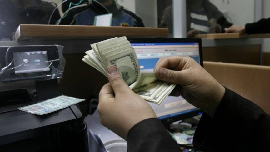 مالية غزة: نمر بأزمة خانقة أخرت رواتب الموظفين