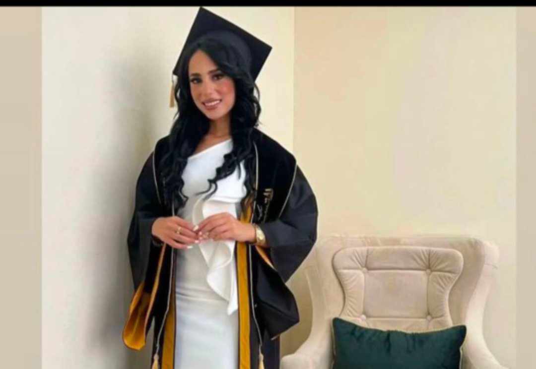 عبد الرحيم مصطفى يهنئ ابنته سماء بحصولها  على البكالوريوس