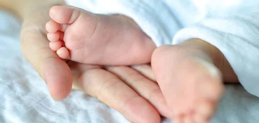 وفاة أم بعد وضعها لمولودها إثر حادث سير بالسلط