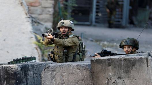 استشهاد فلسطيني وإصابة 3 آخرين خلال اقتحام مستوطنين مقام يوسف