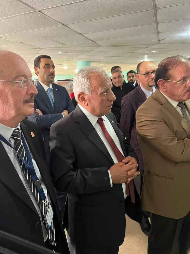 بالصورة ..درسا ببر الوالدين