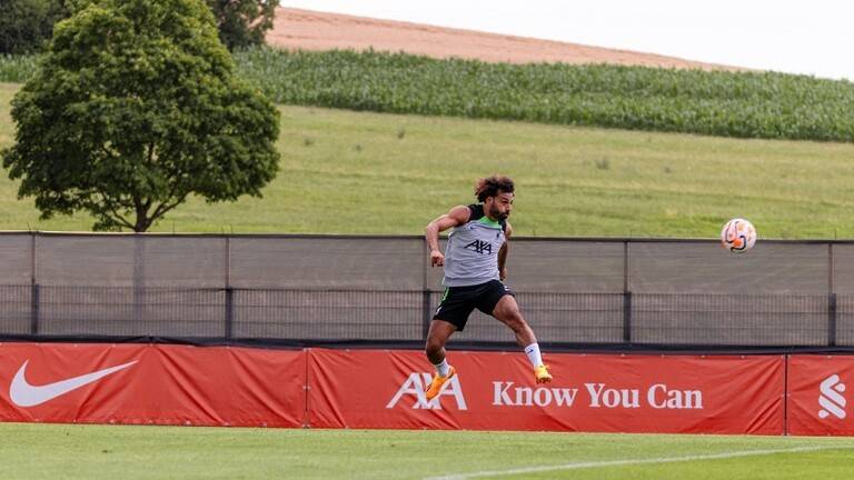 محمد صلاح يحرج زميله في ليفربول