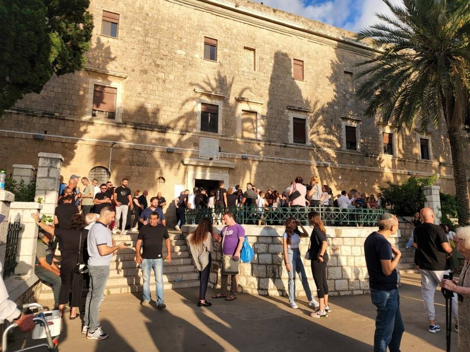 يهود متطرفون يحاولون اقتحام دير مار الياس في حيفا  القدس المحتلة